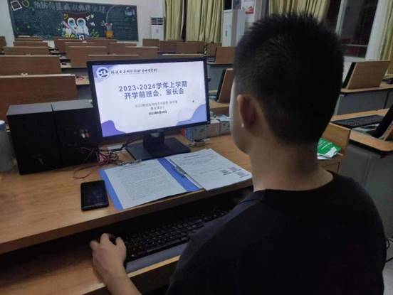 946a98775176a5a3bc6e2e4724492a4