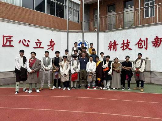 3709458f97491794ad395cb7a6d4f51