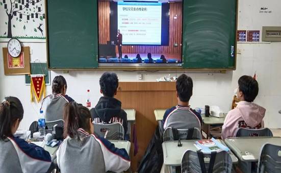 14725a09e16190477cf2596a3bfcabe