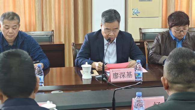 737c0ae76821f42a0fdec8a092d6763b